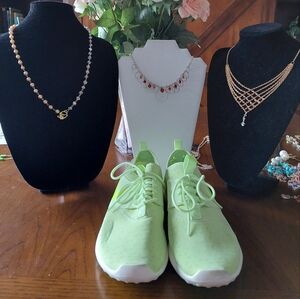 Nike Mesh Stretch Lime Green Sneakers